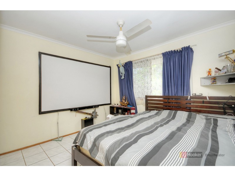 1/179 Olsen Avenue, Labrador QLD 4215