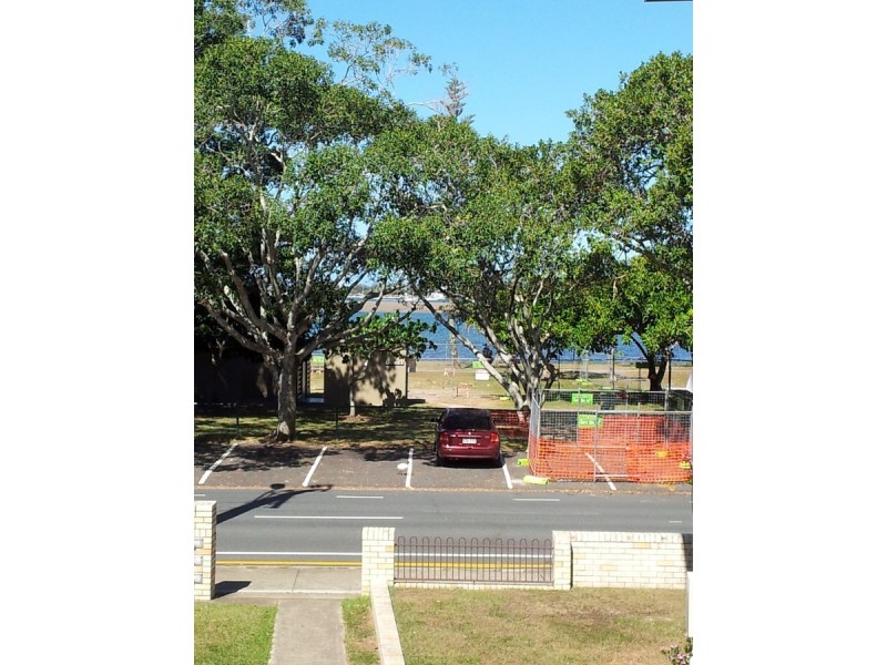3/216 Marine Parade, Labrador QLD 4215