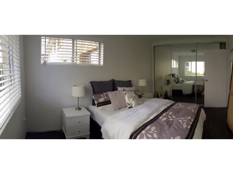 3/216 Marine Parade, Labrador QLD 4215