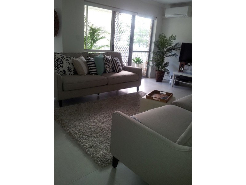 3/216 Marine Parade, Labrador QLD 4215