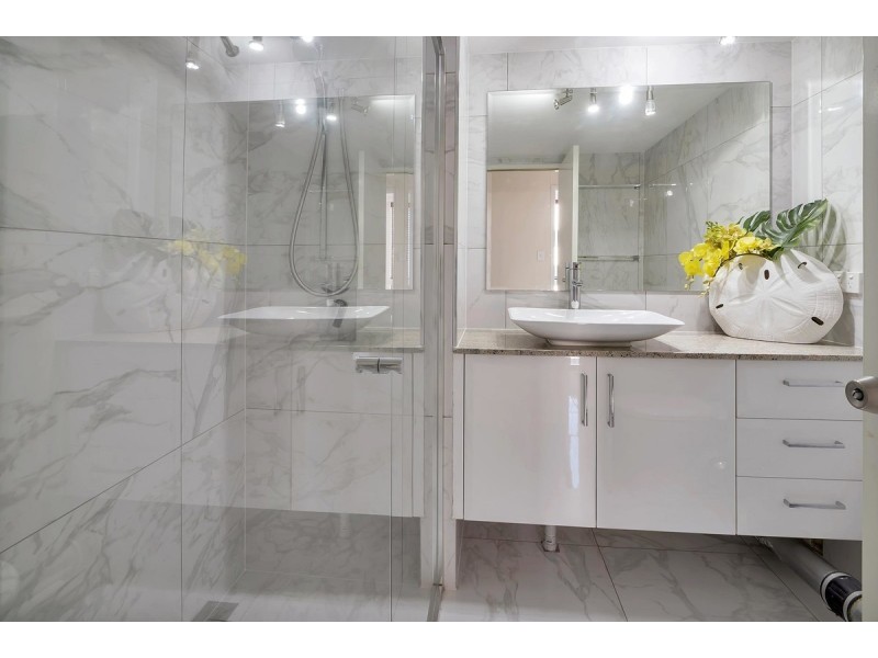 11/540 Marine Parade, Biggera Waters QLD 4216