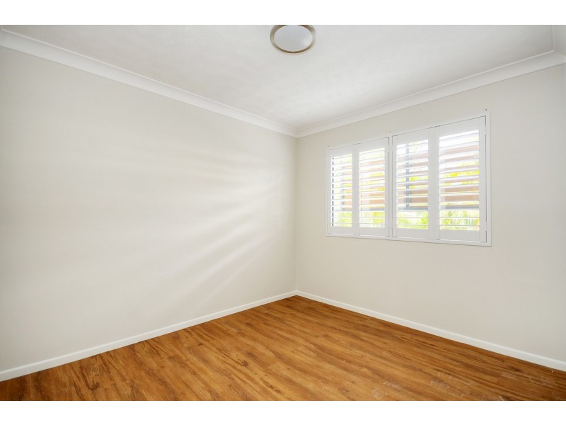 4/31 Middle Street, Labrador QLD 4215