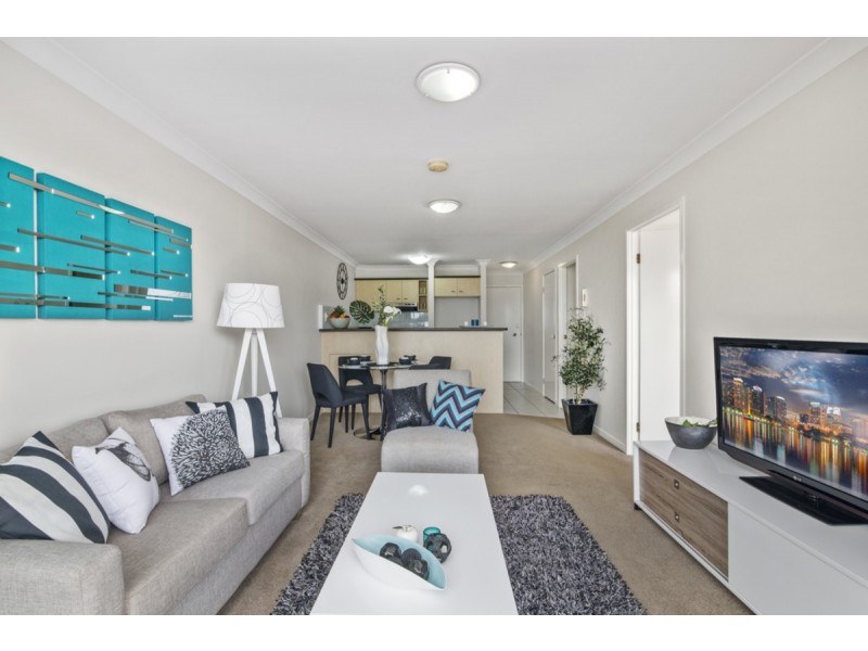 2/550 Marine Parade, Biggera Waters QLD 4216