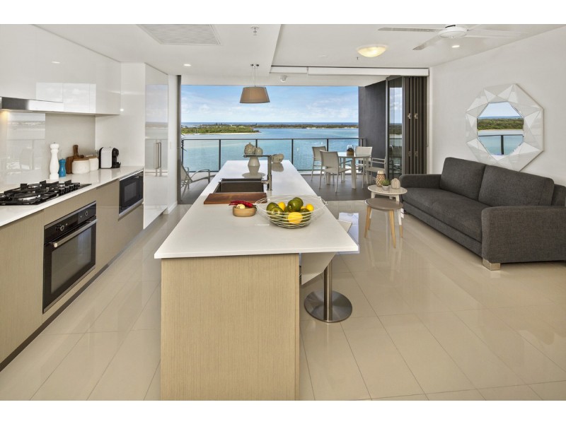 302/386 Marine Parade, Labrador QLD 4215