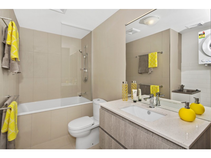302/386 Marine Parade, Labrador QLD 4215