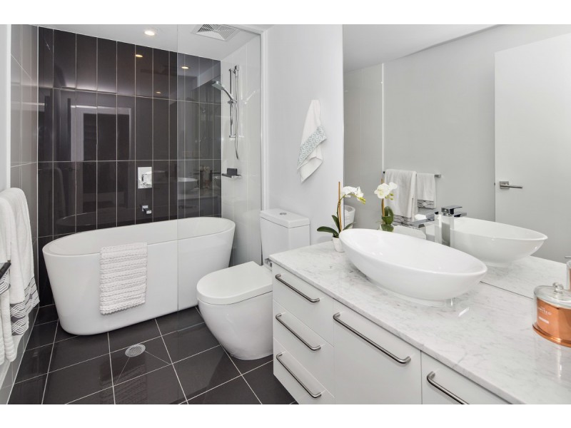 2809/5 Harbour Side Court, Biggera Waters QLD 4216