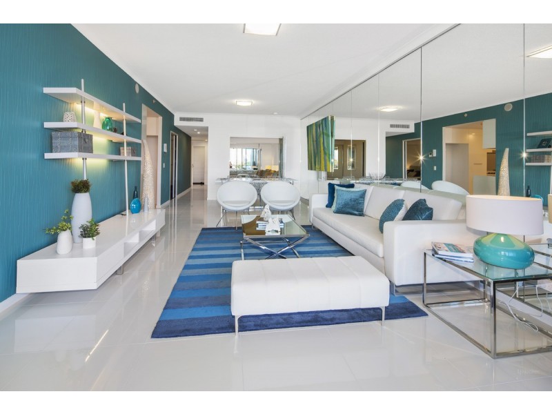 5 Harbour Side Court, Biggera Waters QLD 4216