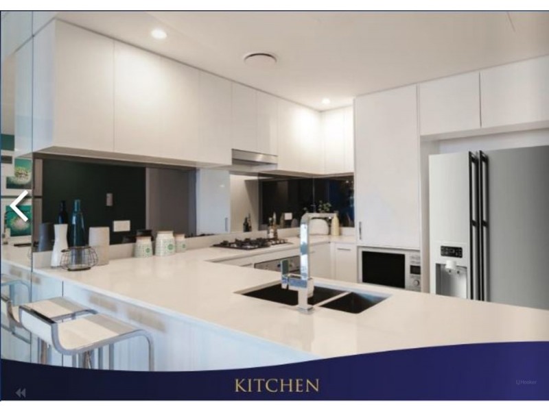5 Harbour Side Court, Biggera Waters QLD 4216