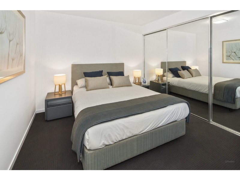 5 Harbour Side Court, Biggera Waters QLD 4216