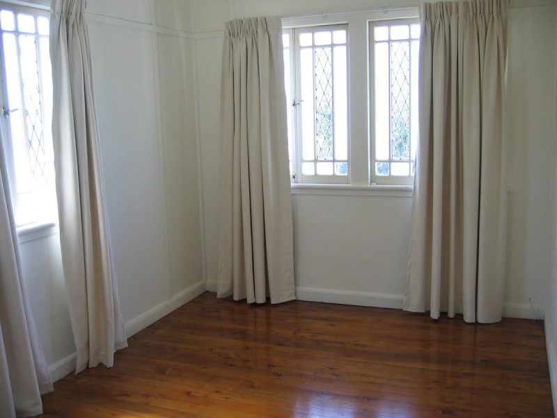 42 Government Road, Labrador QLD 4215