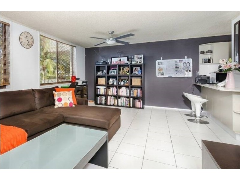 2/6 Parker Street, Labrador QLD 4215