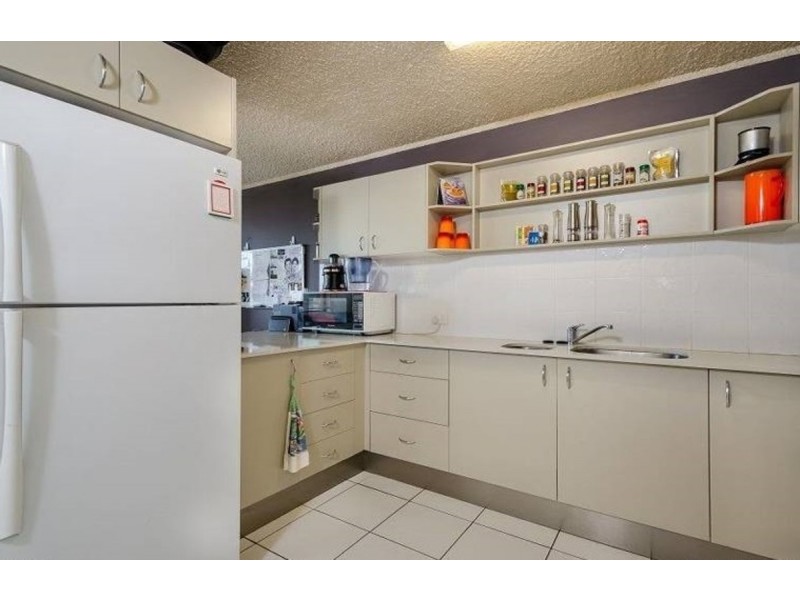 2/6 Parker Street, Labrador QLD 4215