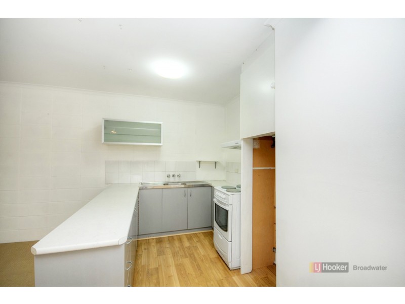 1/4 Sunshine Court, Labrador QLD 4215