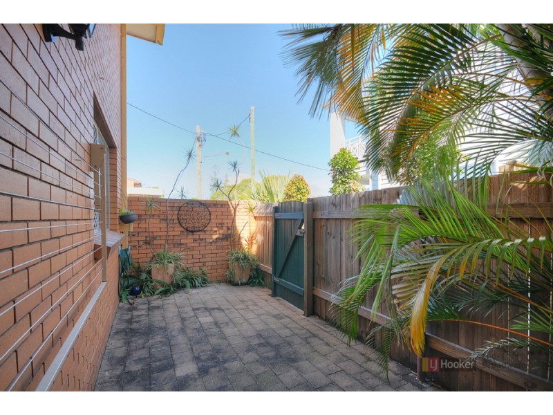 1/4 Sunshine Court, Labrador QLD 4215