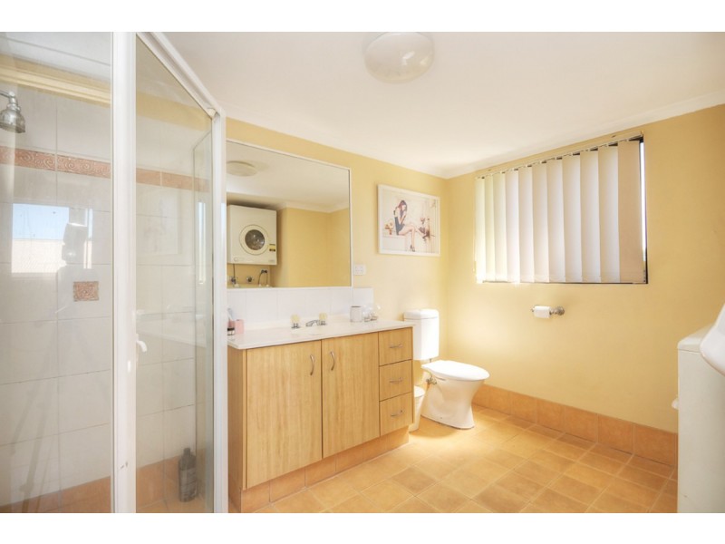 6/47 Bayview Street, Runaway Bay QLD 4216