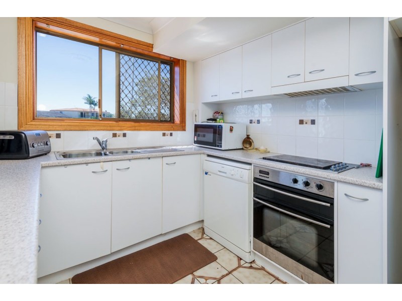 2/15 Burrows Street, Biggera Waters QLD 4216