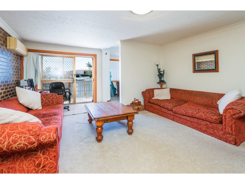 2/15 Burrows Street, Biggera Waters QLD 4216