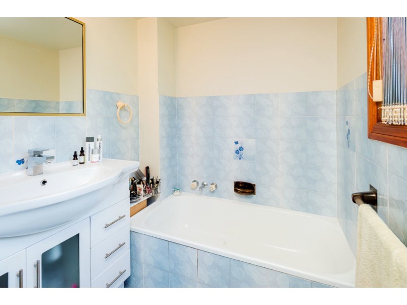 2/15 Burrows Street, Biggera Waters QLD 4216