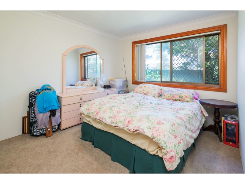 2/15 Burrows Street, Biggera Waters QLD 4216