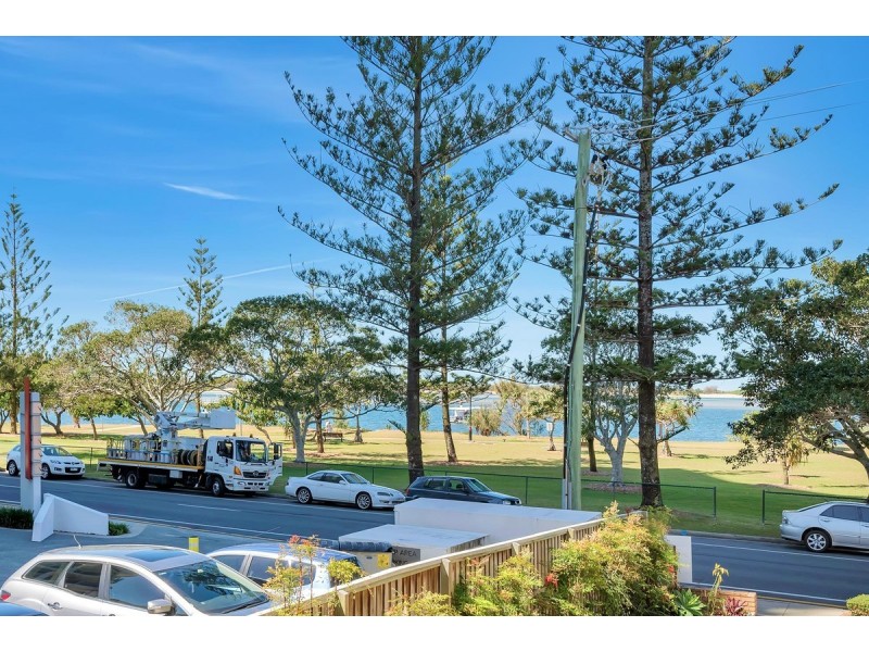 3/228 Marine Parade, Labrador QLD 4215