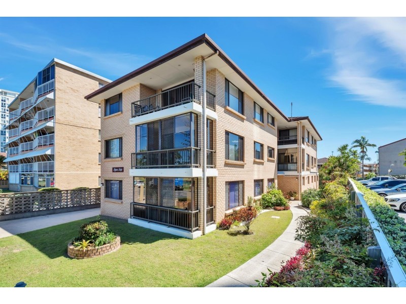 3/228 Marine Parade, Labrador QLD 4215