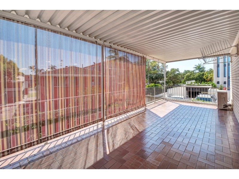 3/228 Marine Parade, Labrador QLD 4215