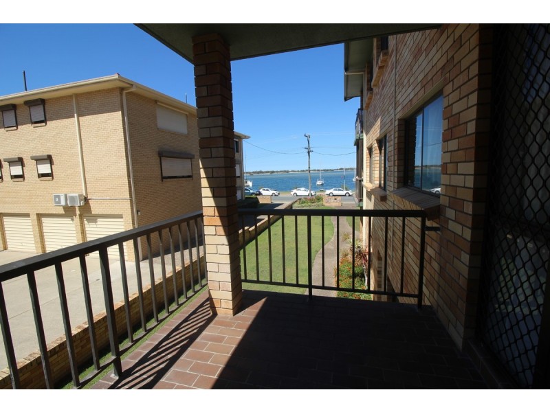 4/252 Marine Parade, Labrador QLD 4215