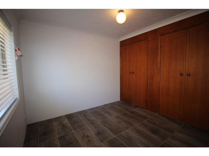 4/252 Marine Parade, Labrador QLD 4215