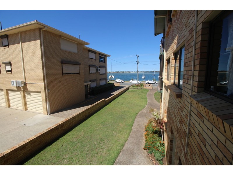 4/252 Marine Parade, Labrador QLD 4215