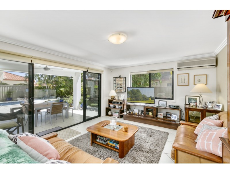 11 Oakridge Place, Molendinar QLD 4214