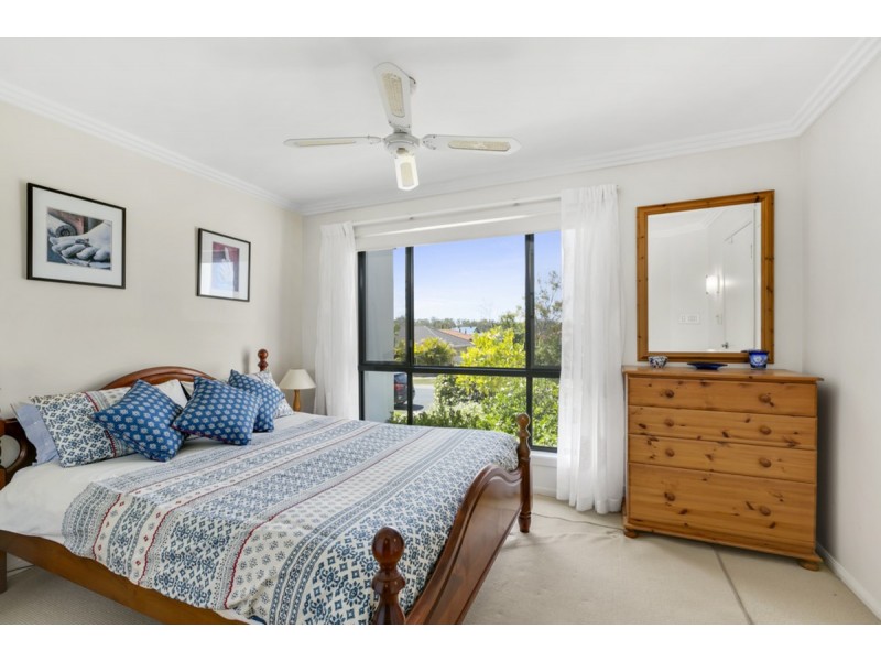 11 Oakridge Place, Molendinar QLD 4214