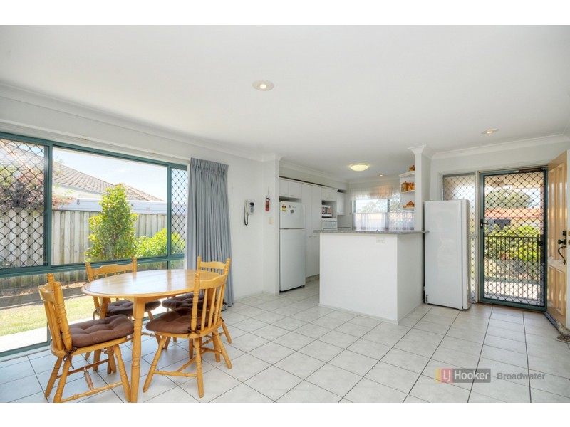 2/12 Catherine Court, Labrador QLD 4215
