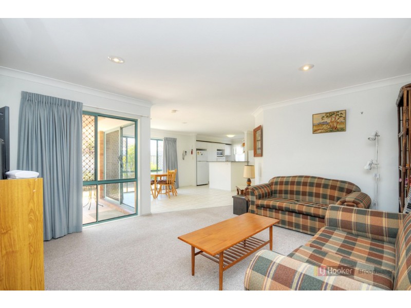 2/12 Catherine Court, Labrador QLD 4215