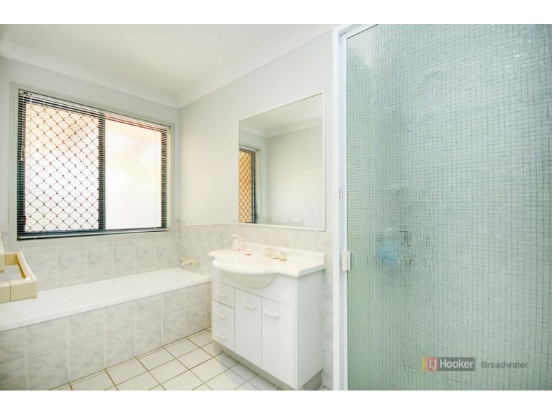 2/12 Catherine Court, Labrador QLD 4215