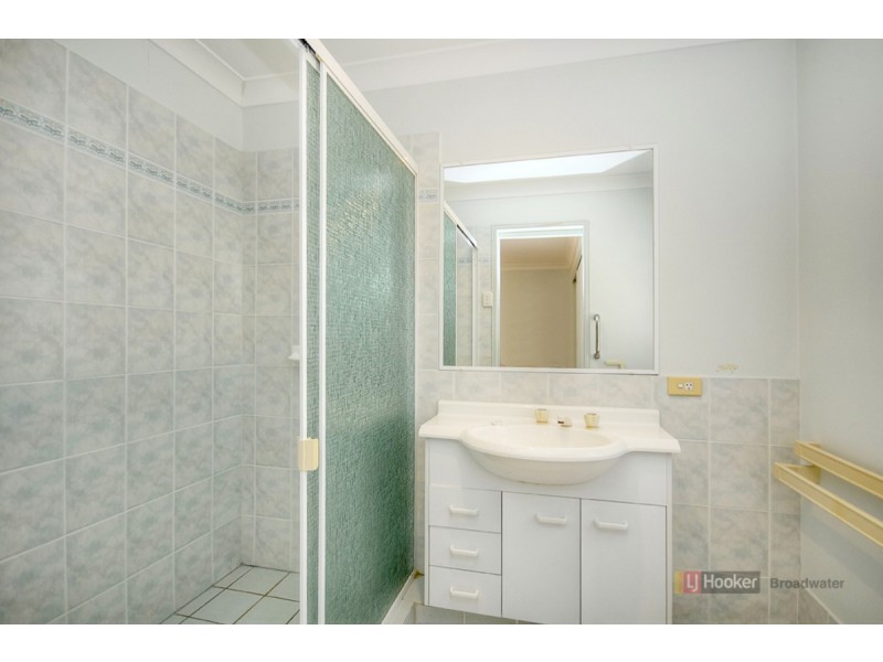 2/12 Catherine Court, Labrador QLD 4215