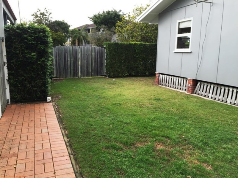 33 Cawthray Street, Biggera Waters QLD 4216