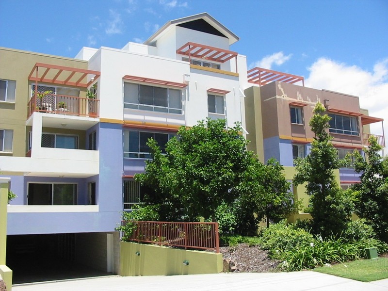 1/18 Parker Street, Labrador QLD 4215