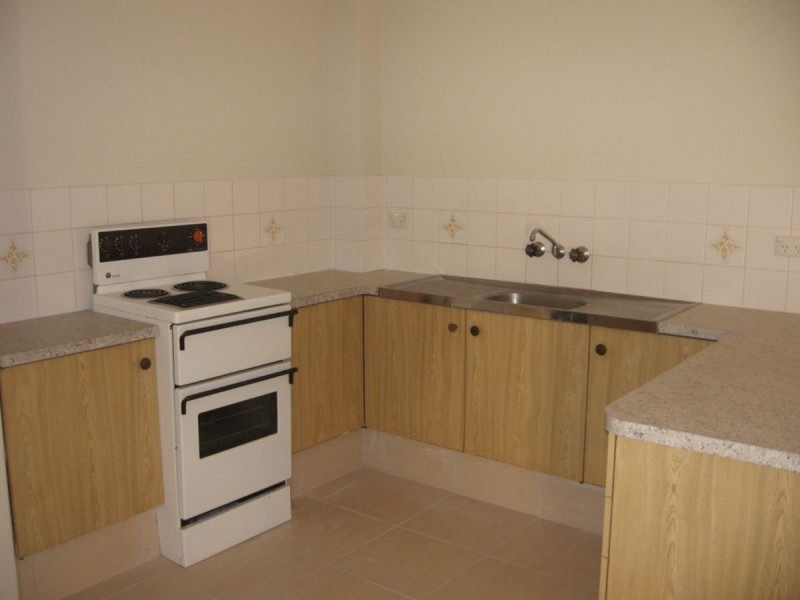 2/173 Muir Street, Labrador QLD 4215