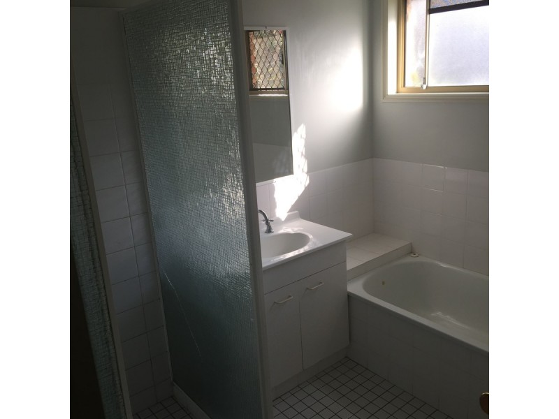 1/44 Village Way, Oxenford QLD 4210