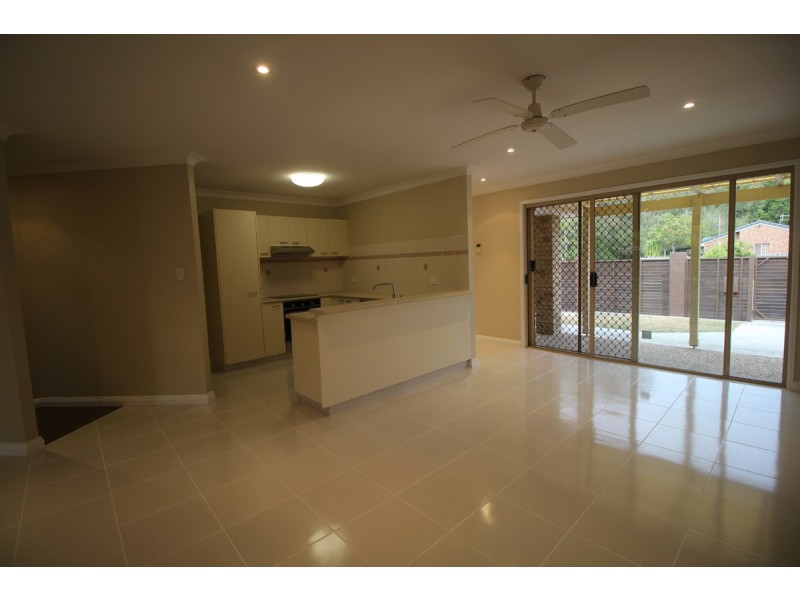 1/1 Gemma Glade, Labrador QLD 4215