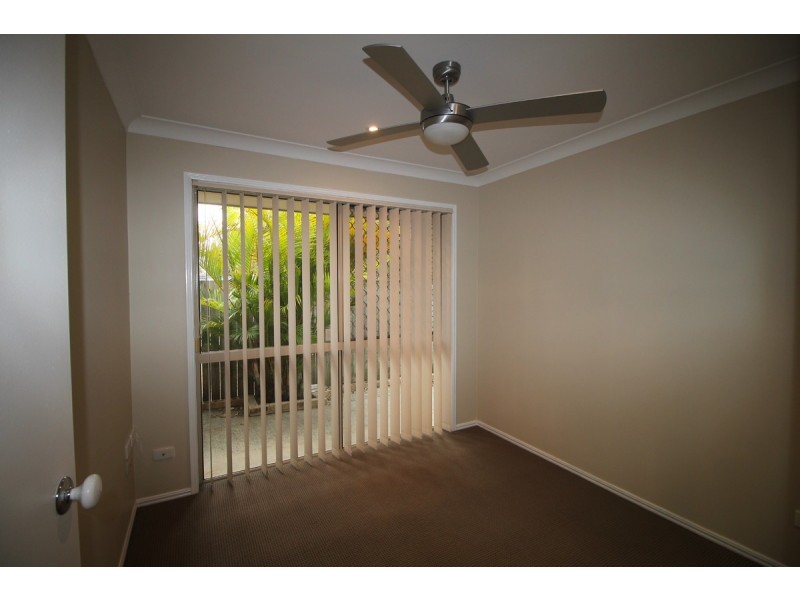 1/1 Gemma Glade, Labrador QLD 4215
