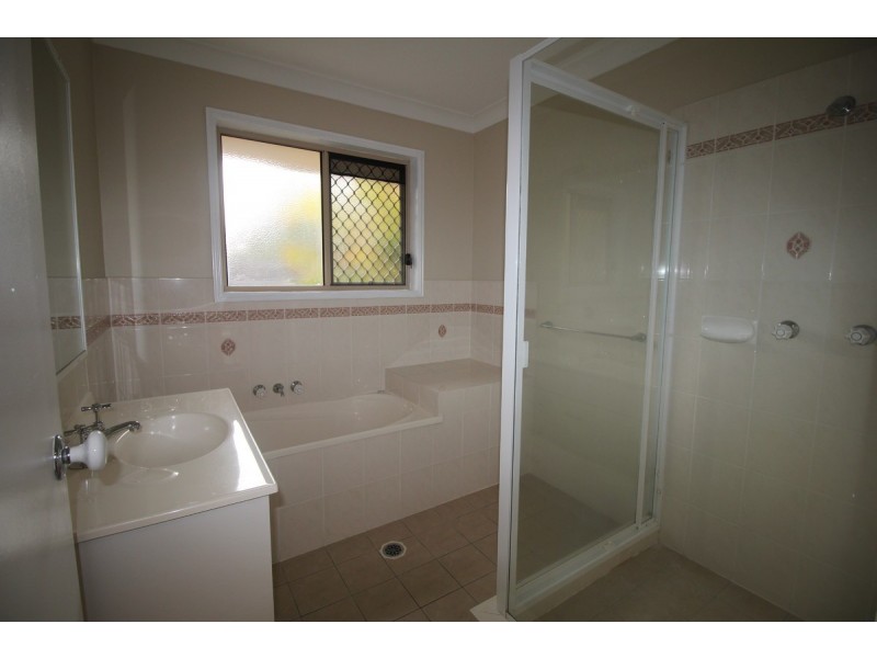 1/1 Gemma Glade, Labrador QLD 4215