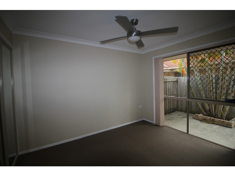1/1 Gemma Glade, Labrador QLD 4215