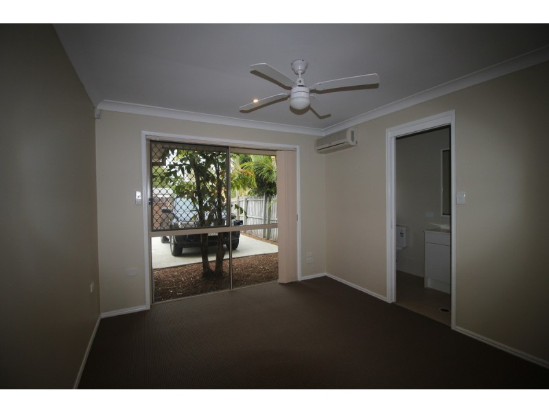 1/1 Gemma Glade, Labrador QLD 4215