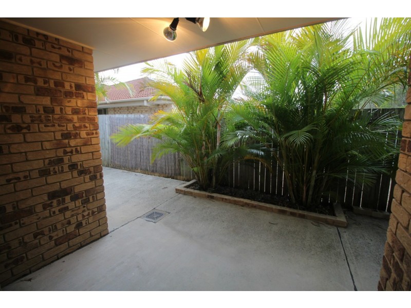 1/1 Gemma Glade, Labrador QLD 4215