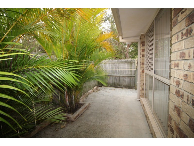 1/1 Gemma Glade, Labrador QLD 4215