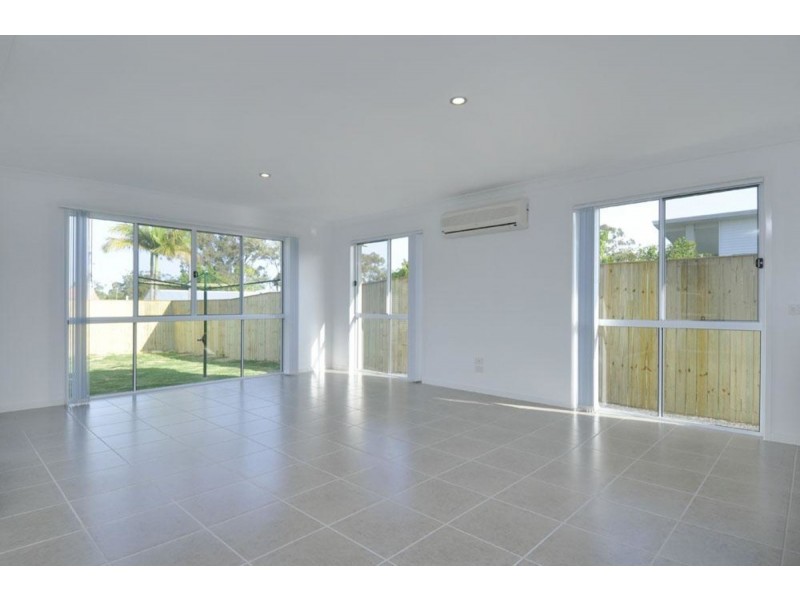11 Sydney Street, Labrador QLD 4215