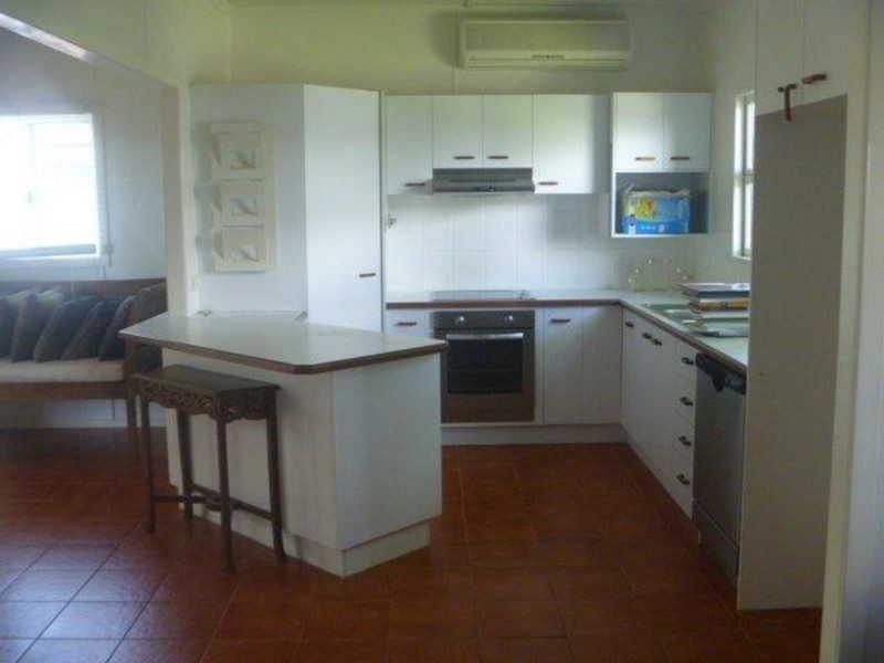 7 Schneider Avenue, Labrador QLD 4215