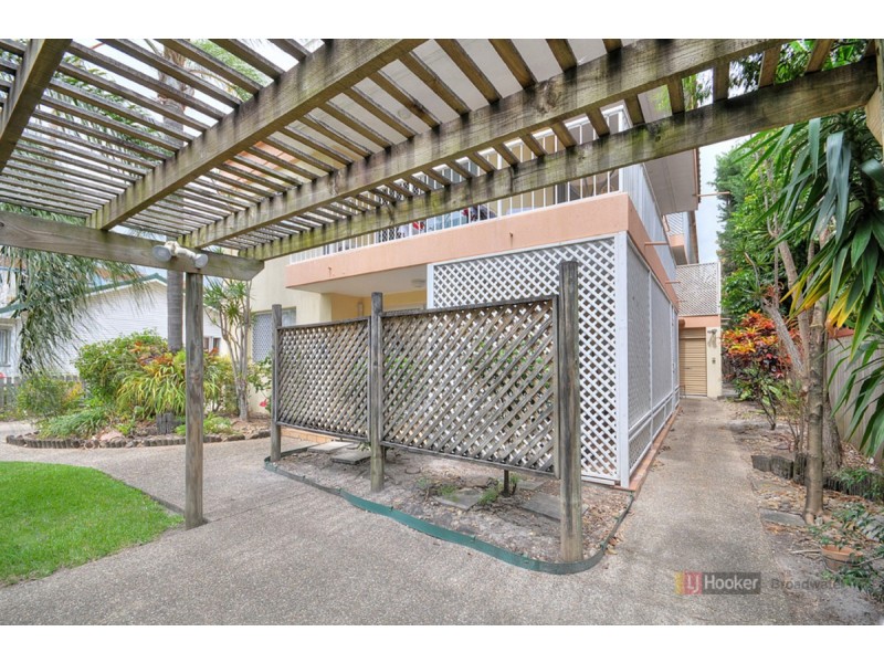 2/10 Brighton Street, Biggera Waters QLD 4216