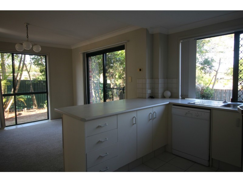 1/208 Central Street, Labrador QLD 4215